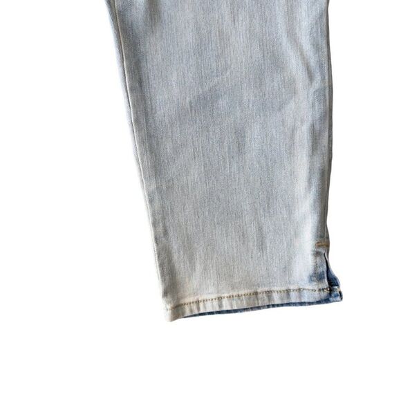 Gloria Vanderbilt Amanda Capris Denim Light Wash DGVB4957 Women's 4 - Picture 8 of 11